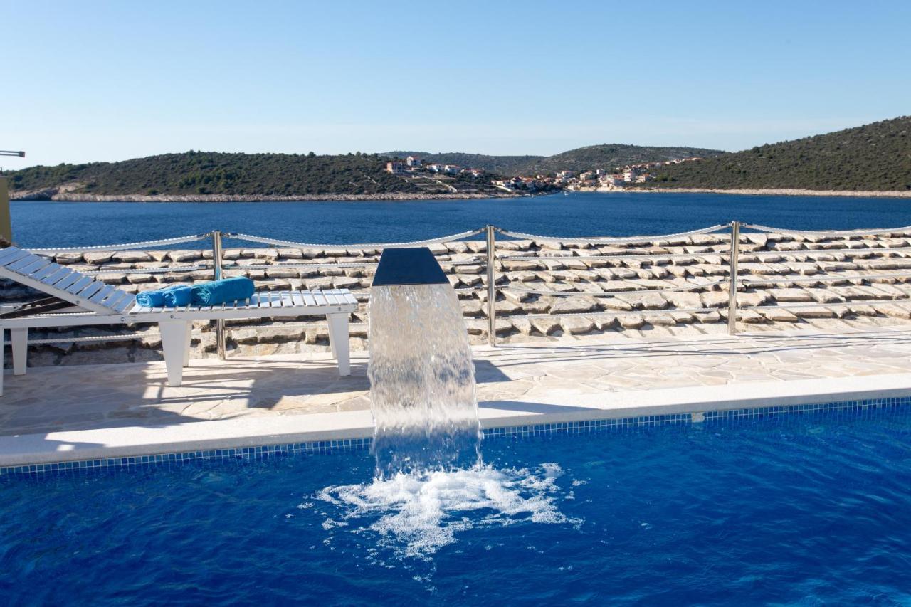 Villa, Stone House With Swimming Pool & Sauna, Beach, Sevid Exteriér fotografie