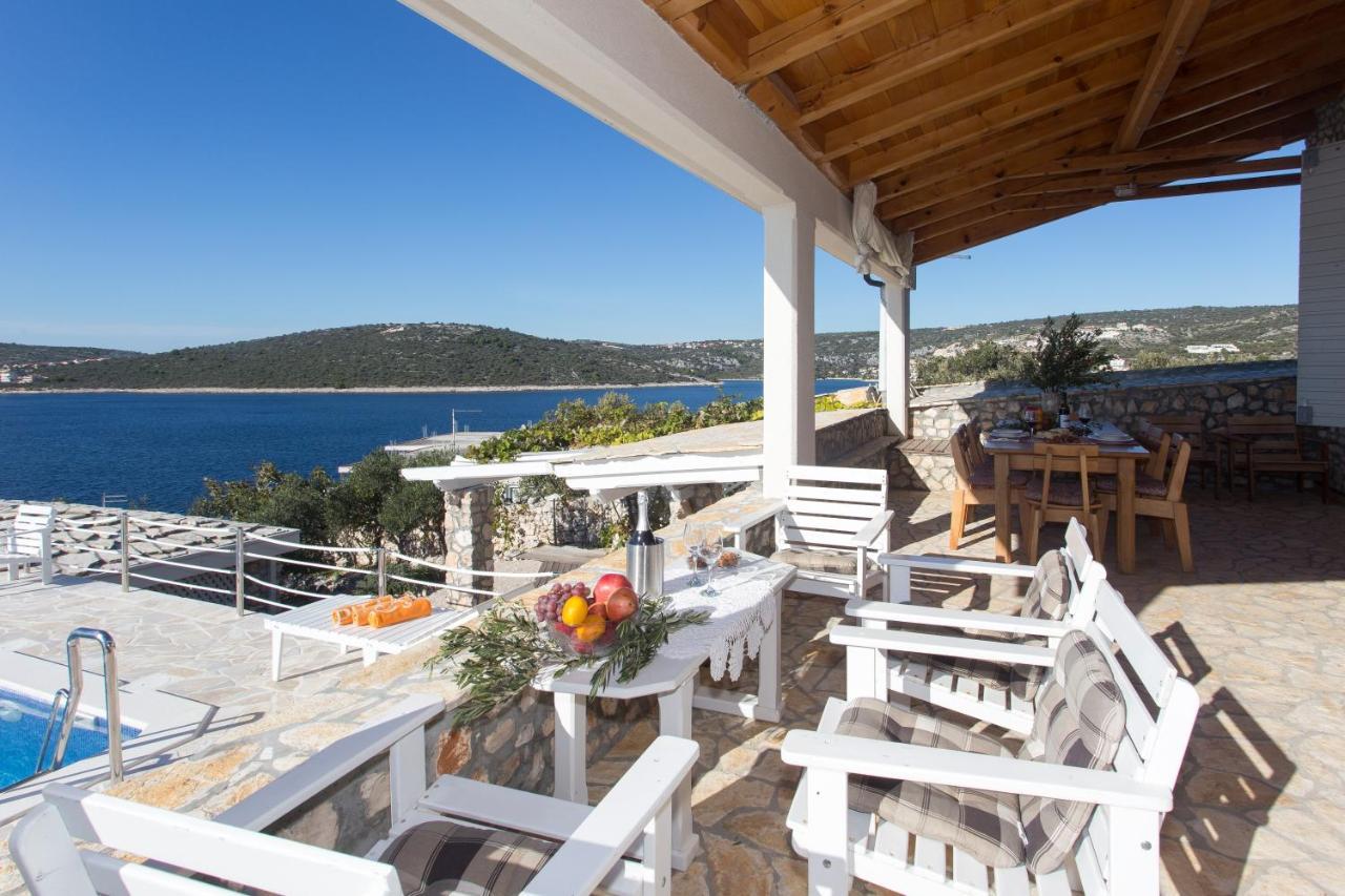 Villa, Stone House With Swimming Pool & Sauna, Beach, Sevid Exteriér fotografie