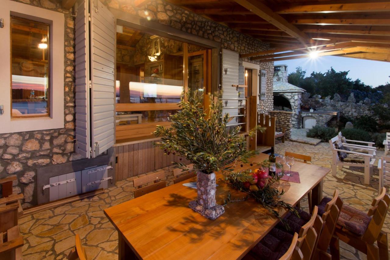 Villa, Stone House With Swimming Pool & Sauna, Beach, Sevid Exteriér fotografie