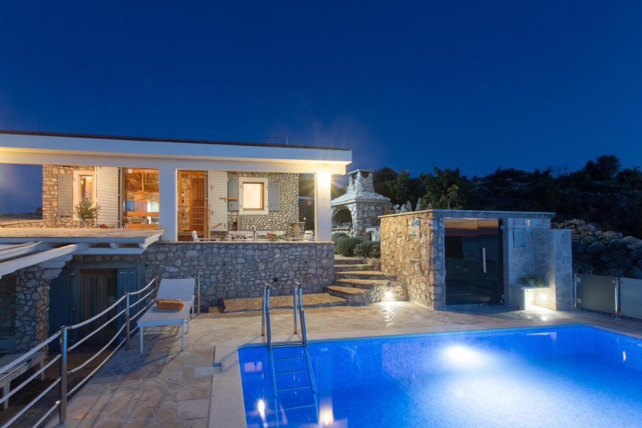 Villa, Stone House With Swimming Pool & Sauna, Beach, Sevid Exteriér fotografie