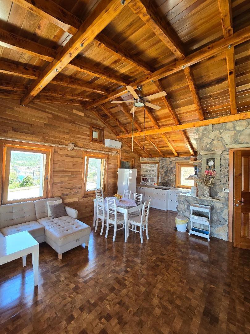 Villa, Stone House With Swimming Pool & Sauna, Beach, Sevid Exteriér fotografie