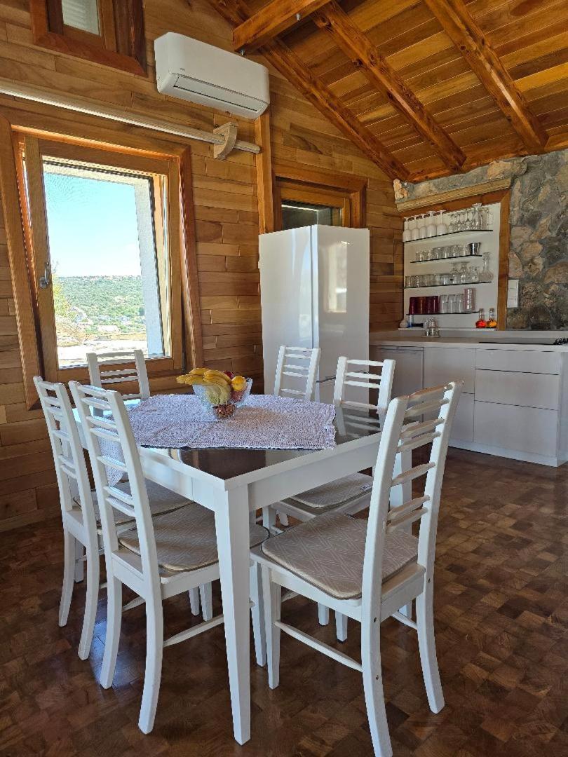 Villa, Stone House With Swimming Pool & Sauna, Beach, Sevid Exteriér fotografie