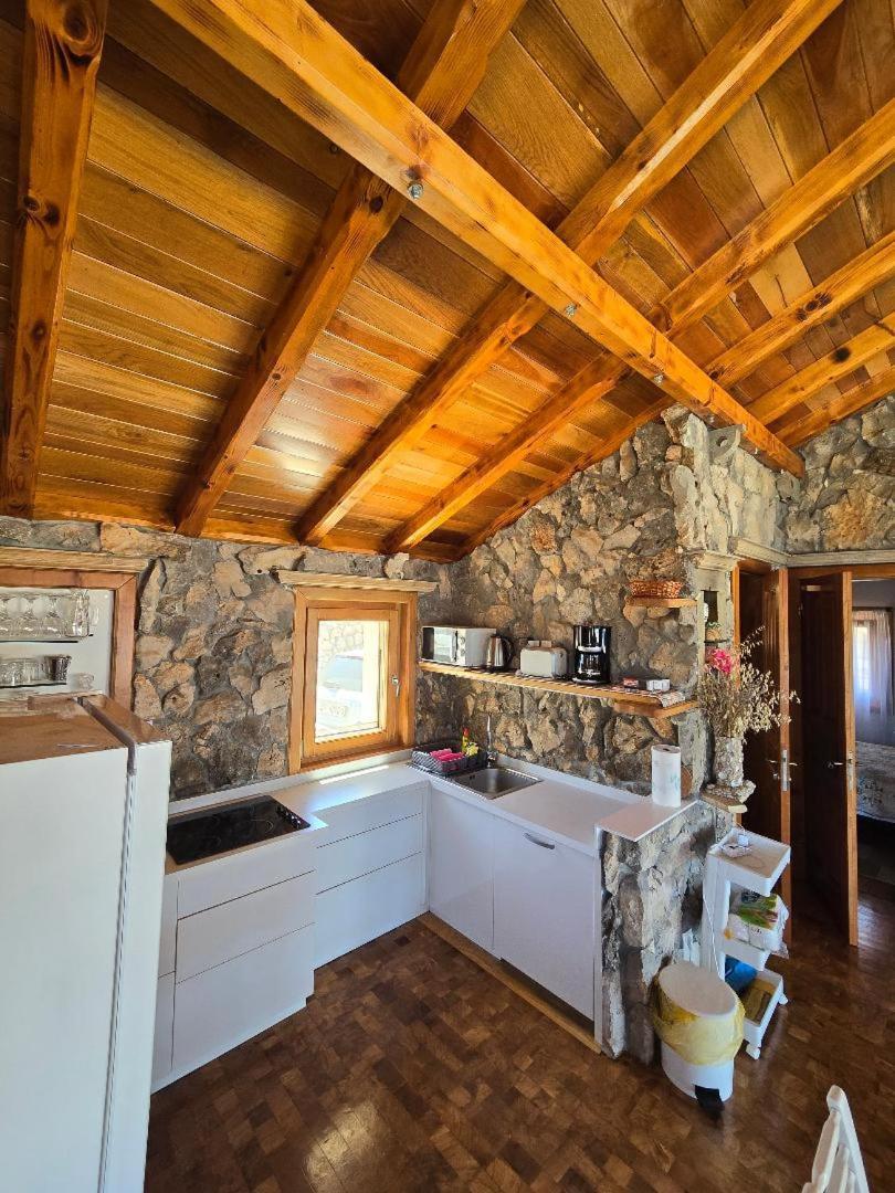 Villa, Stone House With Swimming Pool & Sauna, Beach, Sevid Exteriér fotografie